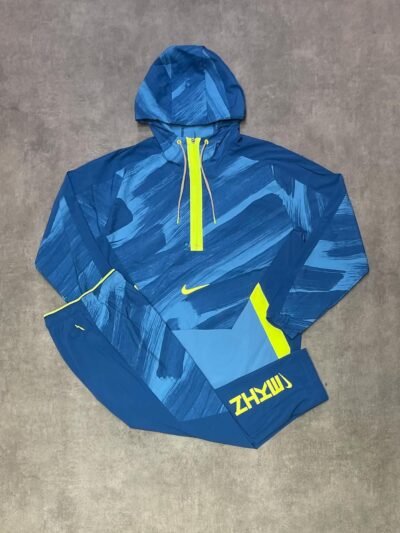 NIKE TRAINING