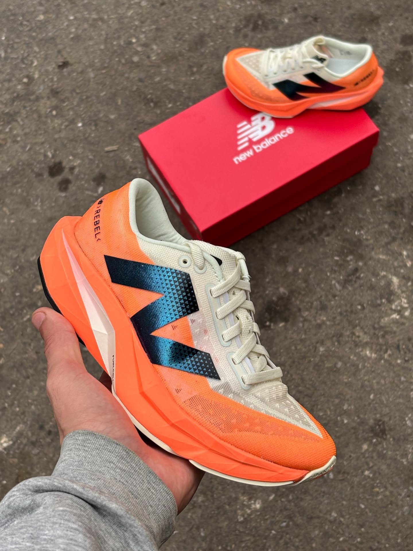 NEW BALANCE CHAUSSURES DE RUNNING FUELCELL REBEL V4