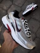NIKE INITIATOR GRIS